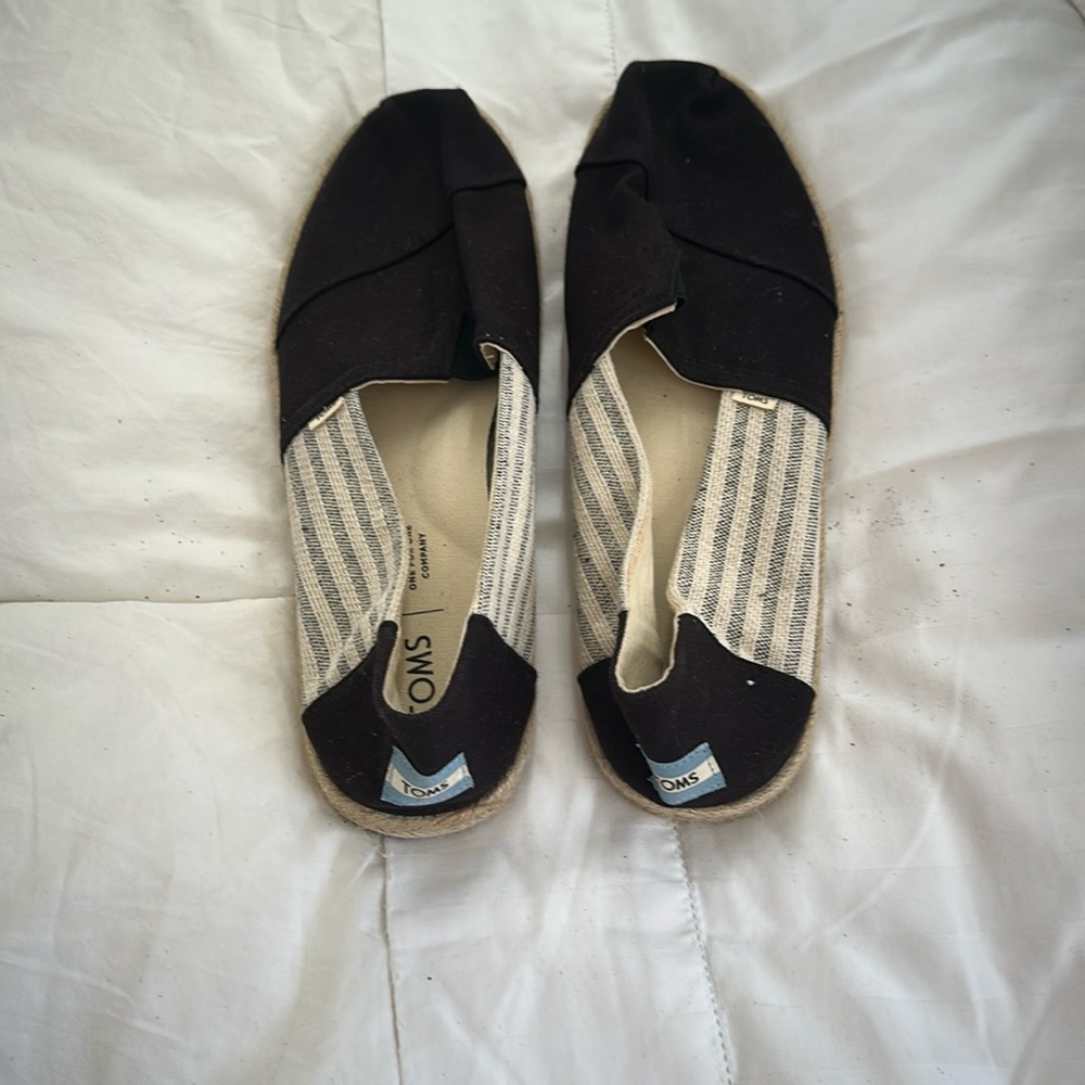 Tom’s shoes for men ready to summer time